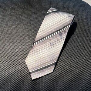 Villini Elegant Striped Tie in Black and Gray